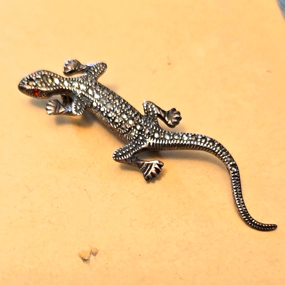 Sterling Silver Lizard Reptile Brooche With Hematite Stones & Red Stones Eyes